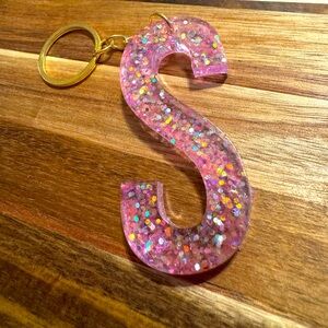 S pink glitter keychain!